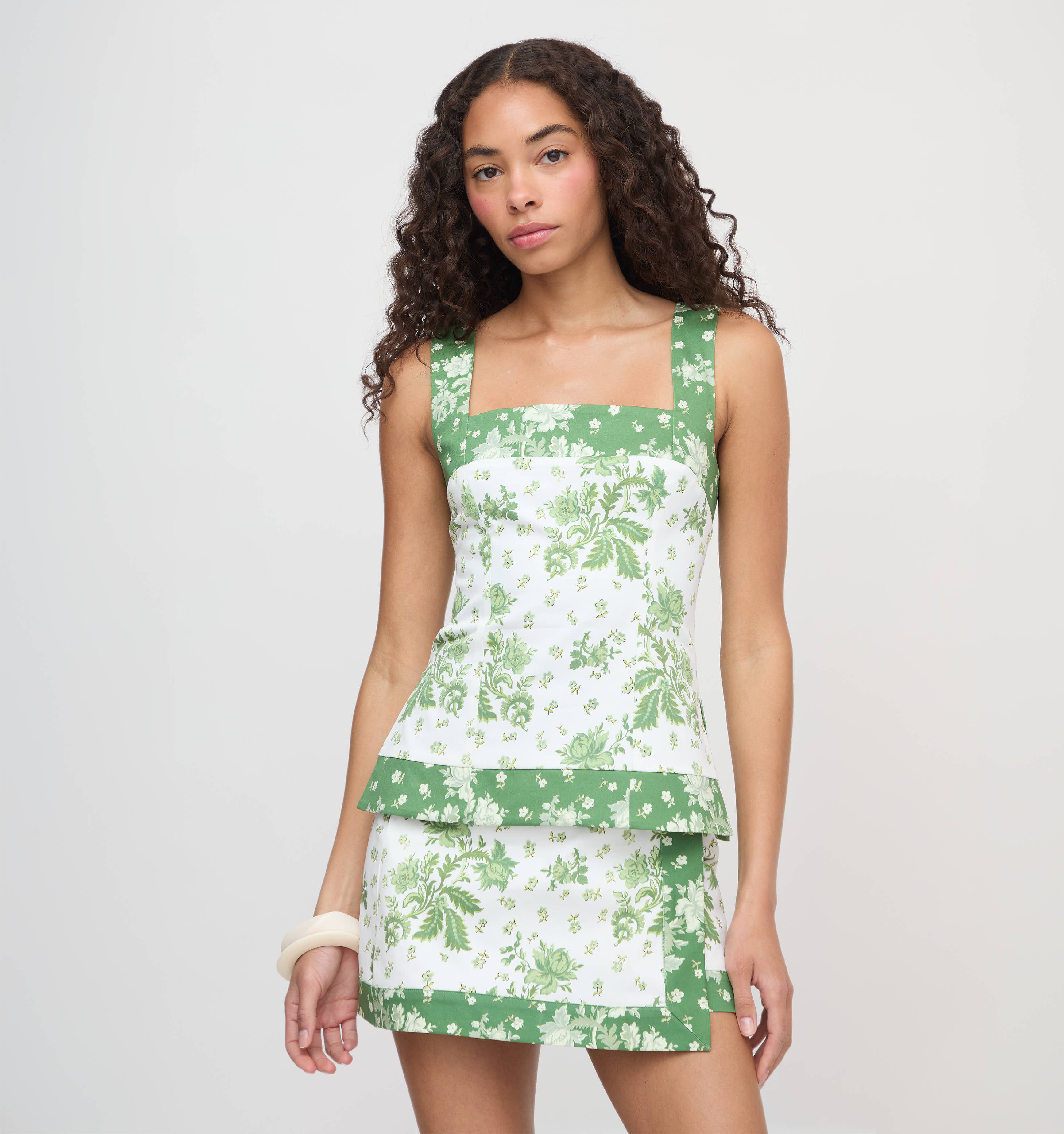 The Tyla Skirt - White Delft Bouquet